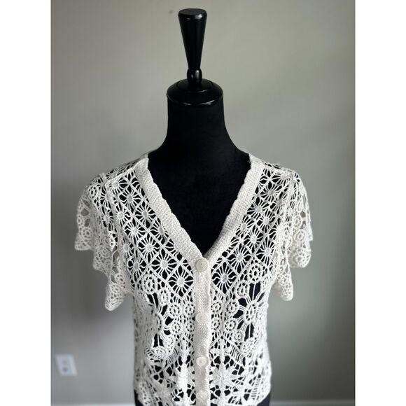 NWOT GLG Women's Cream Knit Crochet Button Front Short Sleeve Top Size M - Picture 2 of 9